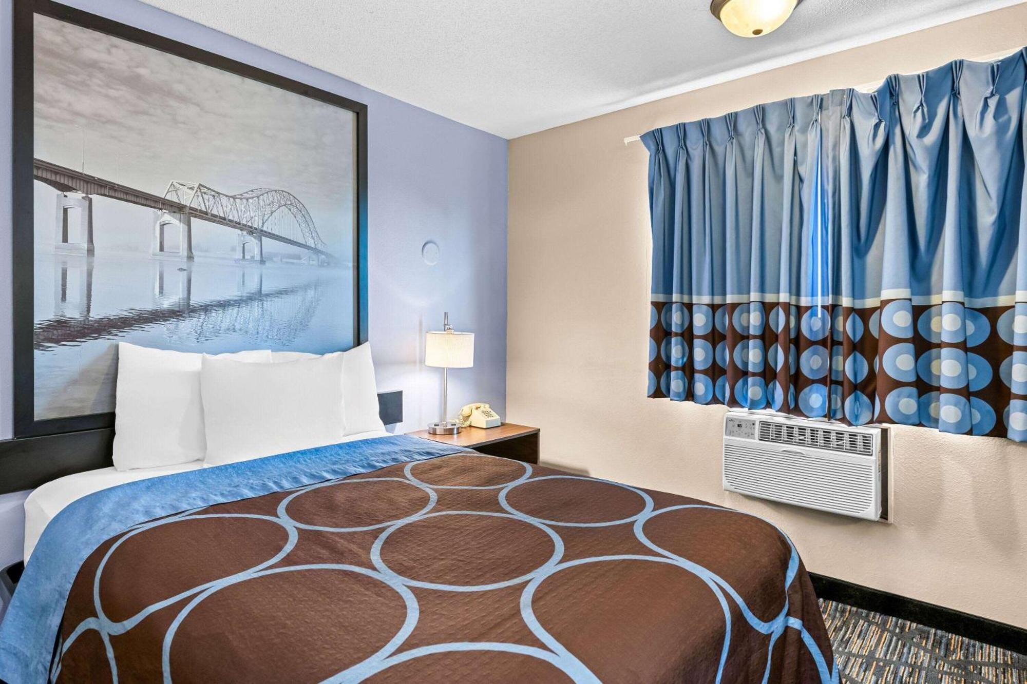 Super 8 by Wyndham Council Bluffs IA Omaha NE Area Motel Bagian luar foto